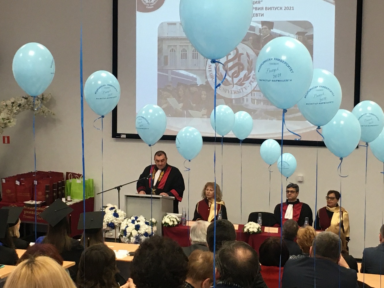 Дипломира се първият випуск магистър-фармацевти на Медицински университет – Плевен/СНИМКИ/